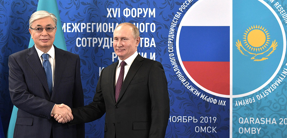 Vladimir Putin with Kassym-Jomart Tokayev at the 16th Russia-Kazakhstan Interregional Cooperation Forum in Omsk.; November 2019; cc kremlin.ru, modified, https://commons.wikimedia.org/wiki/File:Kassym-Jomart_Tokayev_and_Vladimir_Putin_%282019-11-07%29_01.jpg