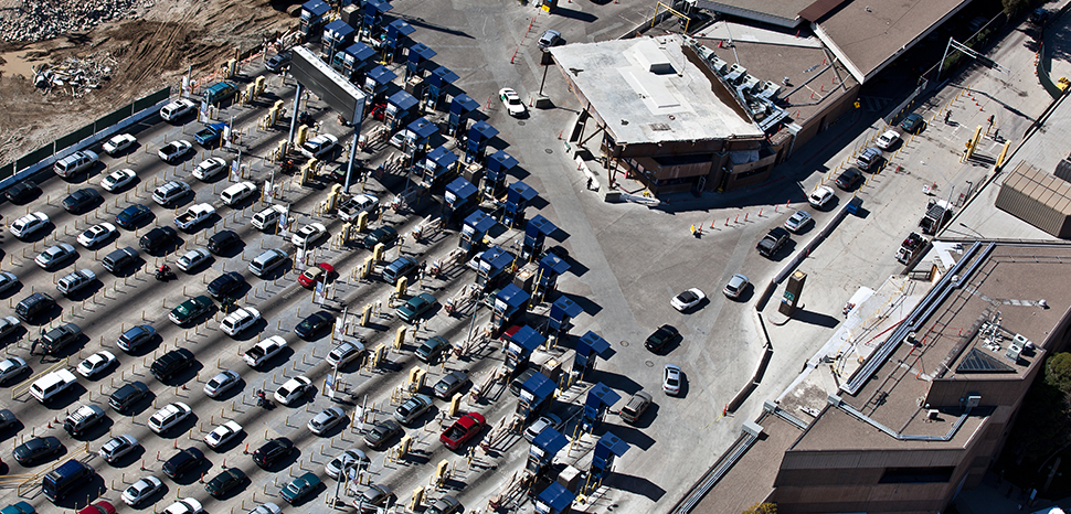 cc U.S. Customs and Border Protection, modified, https://commons.wikimedia.org/wiki/File:San_Ysidro_Border_Traffic_%288652039817%29.jpg